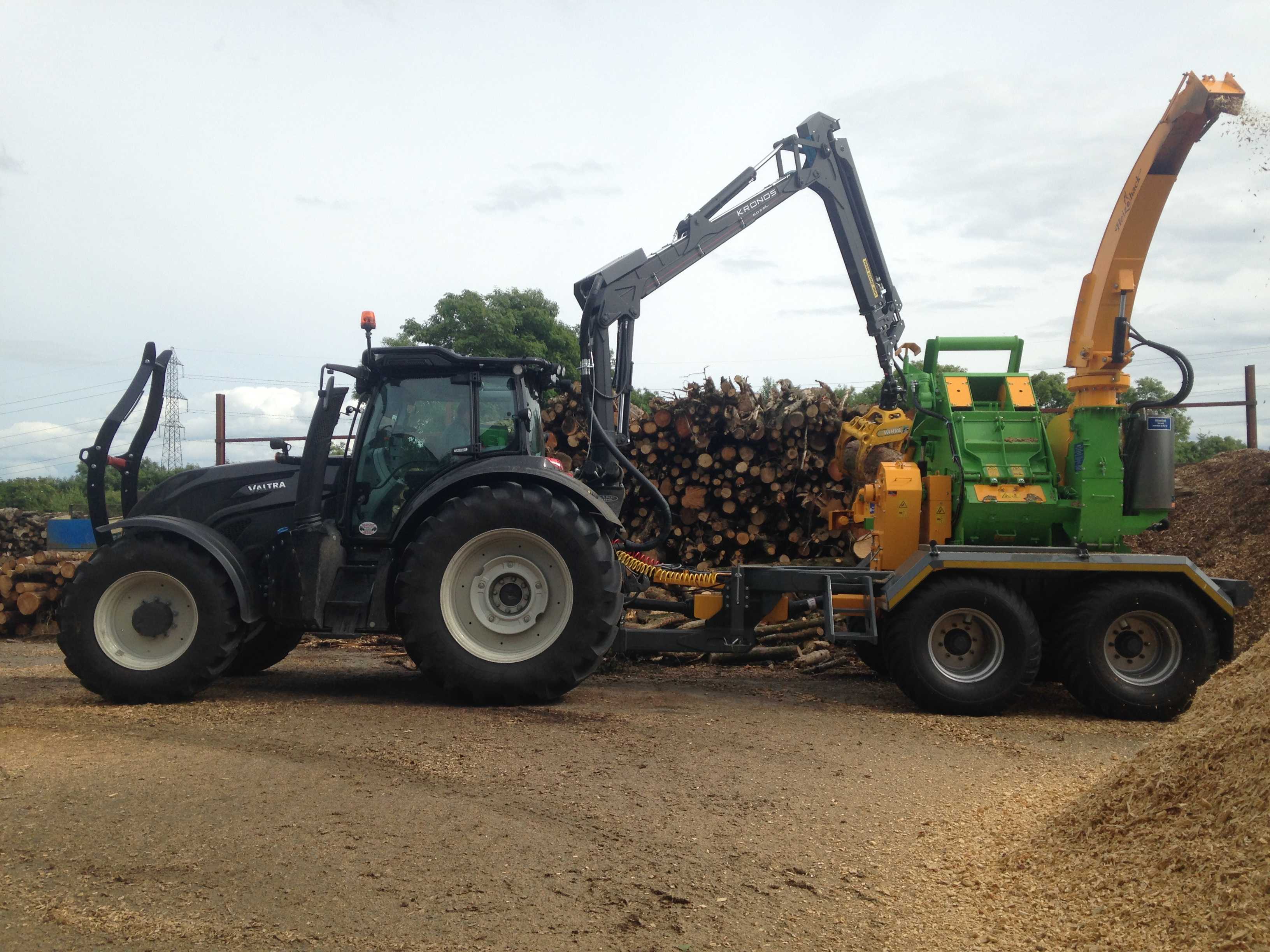 GLENDALE TREES SPECIALLY DESIGNED AND BUILT TANDEM AXEL CHASSIS